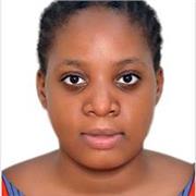 Professeur particulier donne des cours de soutien scolaire aux élèves du primaire et collèges